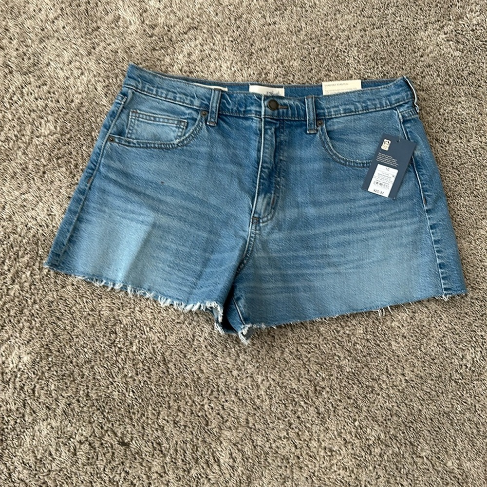 High-rise 90s cutoff shorts